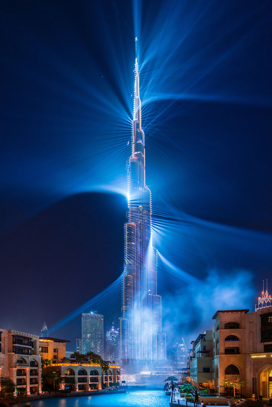 Dubais-World-Record-Laser-Show-In-Pictures-5aafc36acf15b__880