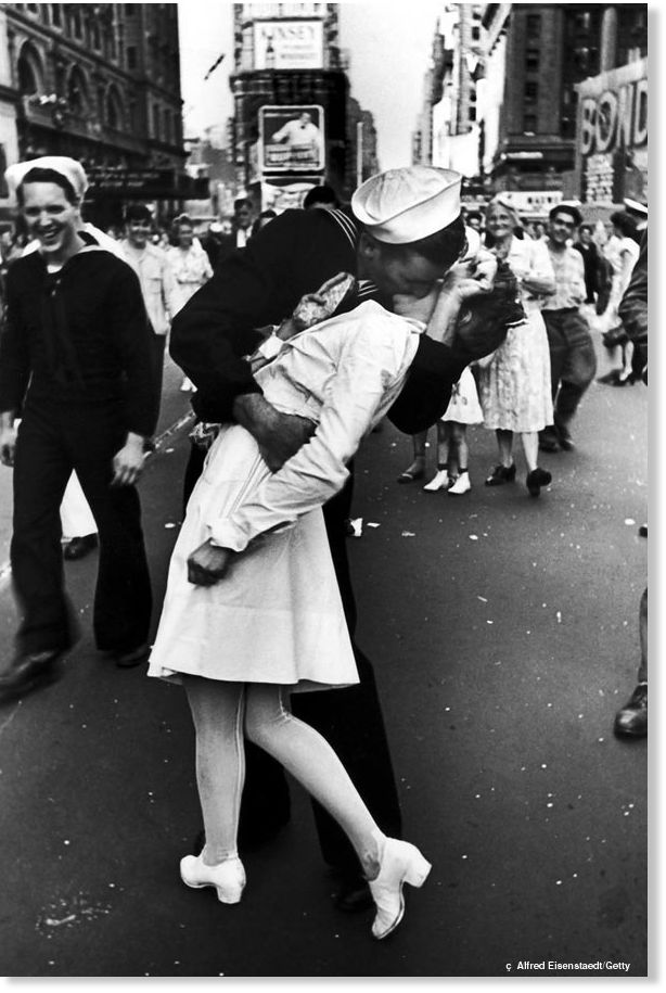 kissing_sailor